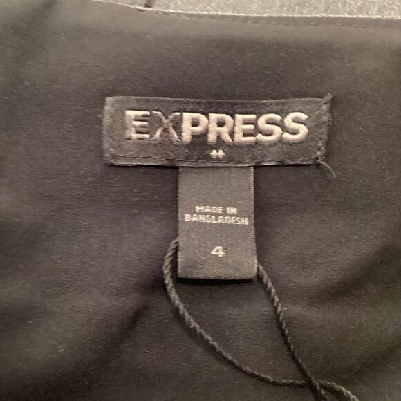4 Express Grey Mini Skirt 2019 NWT Professional Look Simple Sharp Looking Style - Picture 7 of 10